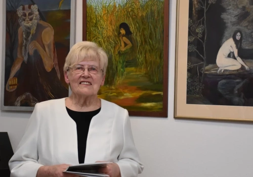 Wystawa Janiny Jankowskiej w Siedlcach. Obrazy można oglądać w bibliotece