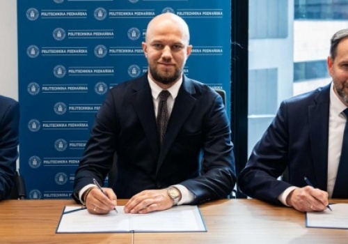 Wspólny projekt Politechniki Poznańskiej i semiQa