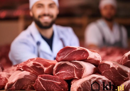 Dziennikarze wyśledzili, skąd pochodzi mięso w Dino. Znamy ich ustalenia