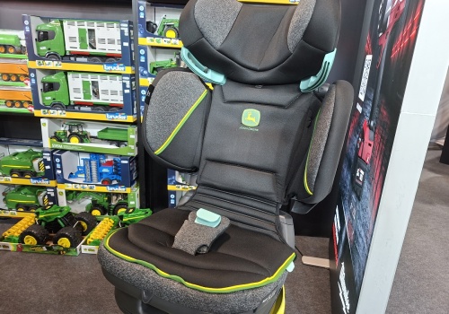 Fotelik dziecięcy John Deere: gadżet czy pełnoprawne wyposażenie? Cena nie zaskakuje
