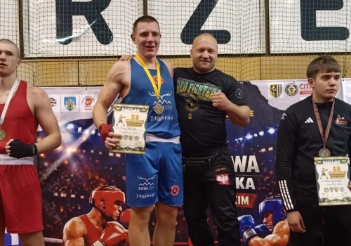 Pięściarze z Red Fighters Jelenia Góra wracają z czterema medalami