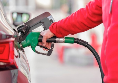 Ceny paliw w Krakowie spadną. Premier zapowiada zmiany