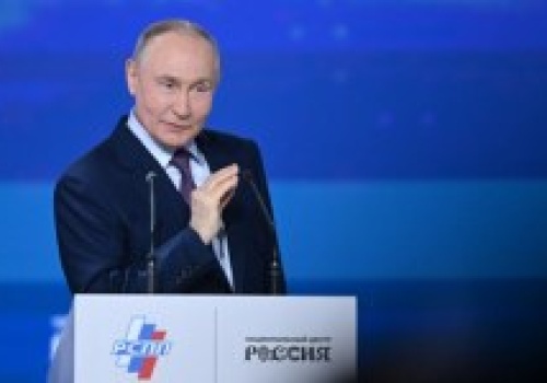 Na Kremlu strzelają korki od szampana. 