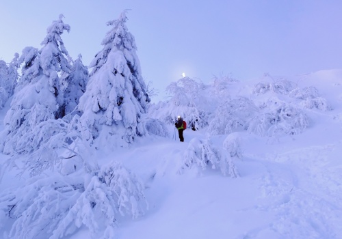 Zima wraca w polskie góry. Wzrosło zagrożenie lawinowe w kilku regionach