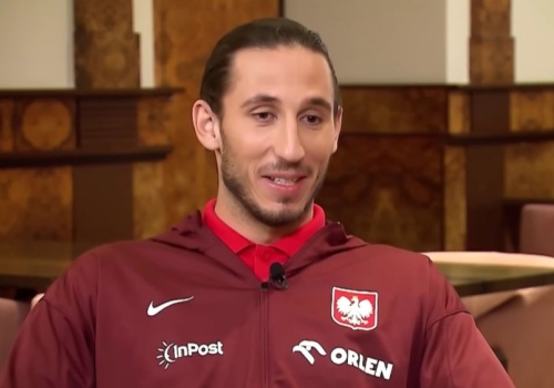 Kamil Grabara za Skorupskiego. Urban w sprawie bramkarza nie miał wyjścia