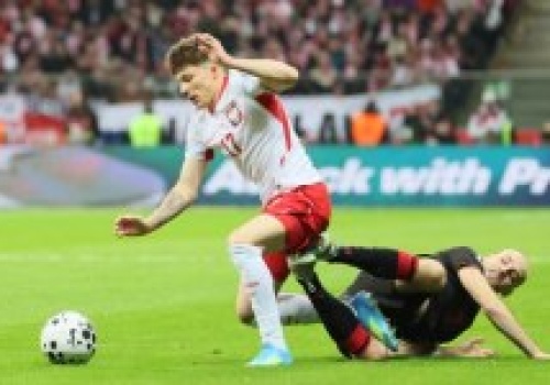 Błąd obrony! Albańczycy strzelają nam bramkę