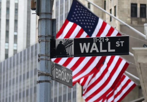 Amerykańskie indeksy mocno zniżkują. Technologie tracą najwięcej, ropa ponownie drożeje