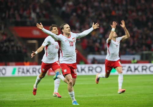 Polska – Albania 2:1. Piłkarze dali radość, kibice przynieśli wstyd. O mundial zagramy ze Szwecją