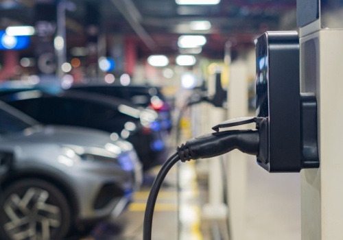 Ceny paliwa szaleją, kierowcy szukają oszczędności. Europejczycy rzucili się na używane elektryki