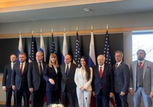 Kontrowersyjne spotkanie na Kapitolu. Pojawiła się tam delegacja Rosjan