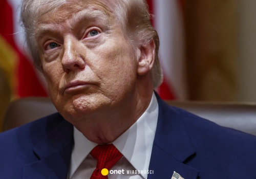 Seria tajemniczych wpisów na koncie Białego Domu. 