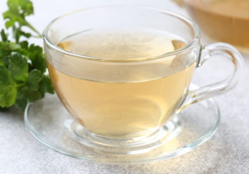 Weź z lodówki i zrób napar na trawienie i obrzęki. Działa lekko moczopędnie