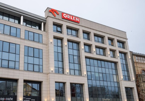 Szlaban dla chińskich samochodów. Orlen nie przepuści ich przez bramy