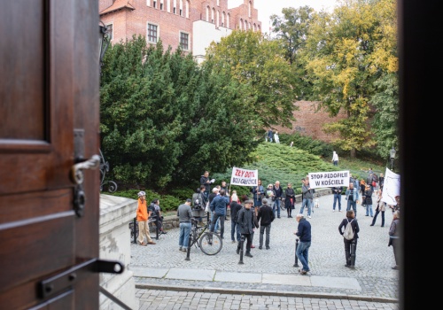 Kościół katolicki w Portugalii zapłaci 1,85 mln dolarów ofiarom wykorzystywania seksualnego