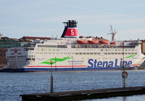 W środę utknęli na promie do Polski. Nadal nie wiadomo, kiedy wypłyną