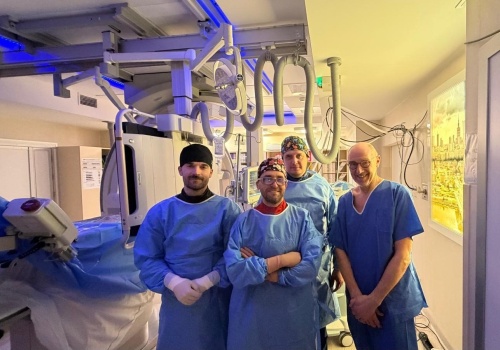 Nowoczesna metoda leczenia tętniaków mózgu po raz pierwszy w Polsce