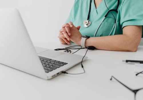 Ile kosztuje brak strony internetowej? Straty, których lekarze nie liczą