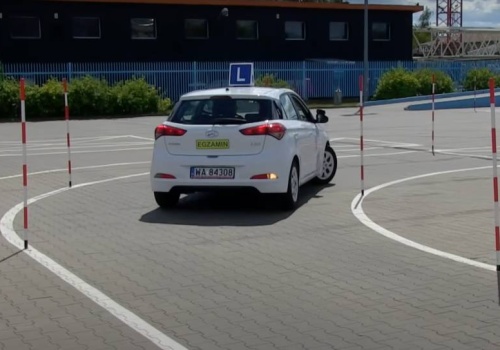 Koniec egzaminów na osobówkę na placu manewrowym