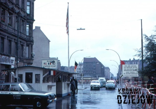 Wołał o pomoc, nikt nie mógł podejść. Mur Berliński nie wybaczał