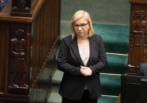 Wniosek trafił do Sejmu. PiS i Konfederacja chcą odwołania Hennig-Kloski