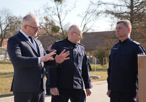 Miliony od wojewody Króla na bezpieczeństwo. Policja dostała drony i sprzęt specjalny