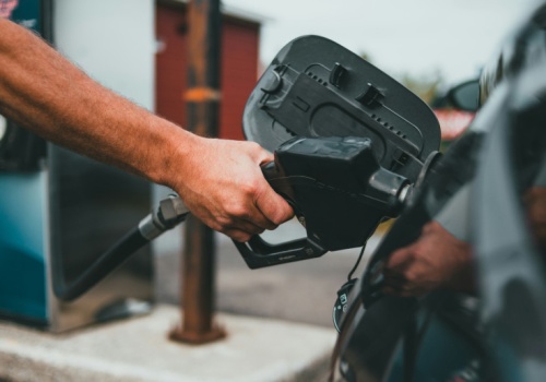 Bruksela studzi oczekiwania. Obniżka VAT na paliwa nielegalna