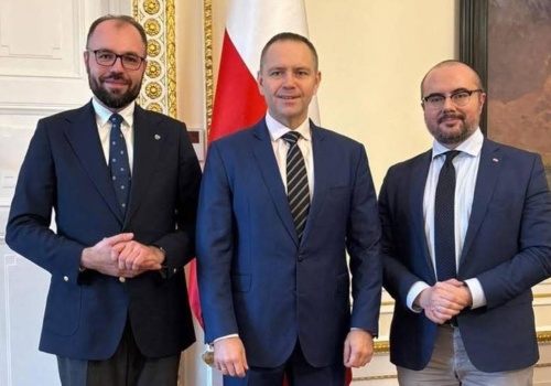 Głosowanie ws. weta prezydenta. Wyłamało się dwóch posłów PiS