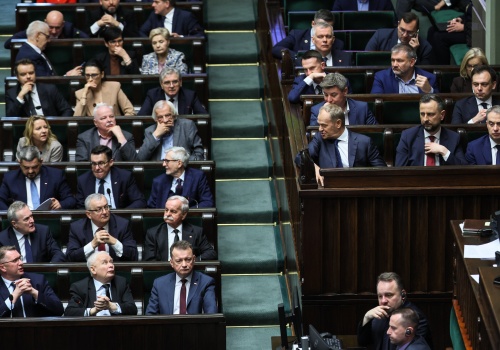 Sejm i Senat przyjęły ustawę o tańszym paliwie. Teraz ruch prezydenta Nawrockiego