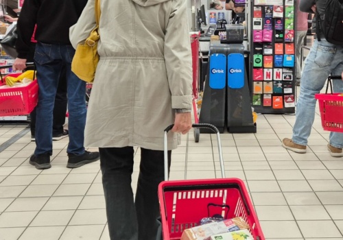 To najbardziej stresuje Polaków w sklepach przed Wielkanocą. Nie chodzi o ceny