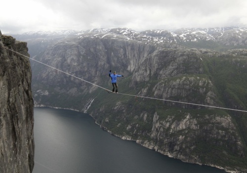 WELL TALK: Filip Oleksik – mistrz slackliningu: 