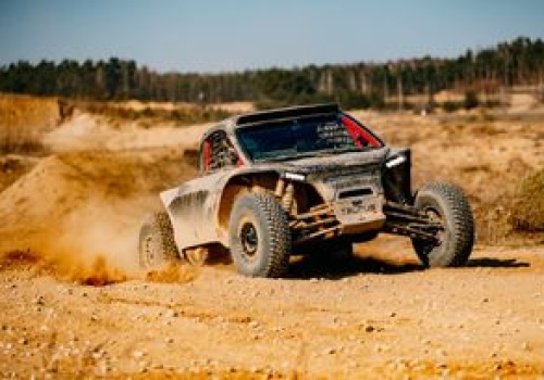 Od biznesu do Dakaru. Red Fox Racing wspiera nawet Hołowczyc