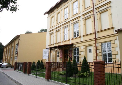 Dwóm pracownicom szkoły grozi 10 lat. Zniknęła ogromna kwota pieniędzy a to początek sprawy