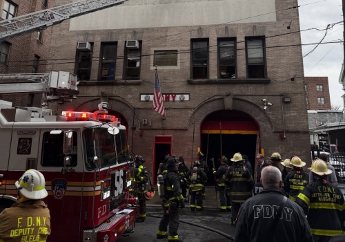 Pożar w remizie strażackiej w Nowym Jorku. Ranni strażacy