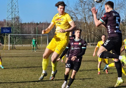 Czarni o trzecie zwycięstwo z rzędu zagrają z sąsiadem w tabeli