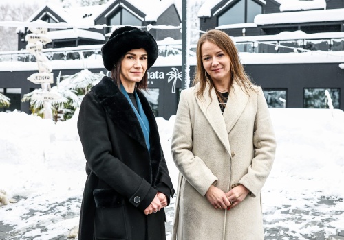 Sądecki akcent w ogólnopolskim show. Czarna Chata z Klimkówki powalczy o zwycięstwo