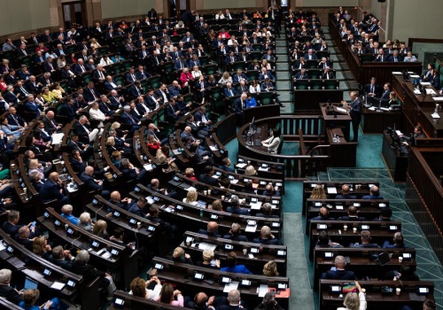 Sejm i Senat za obniżeniem cen paliw. Prezydent podpisał ustawy