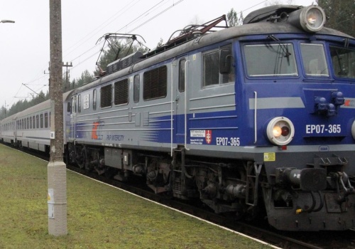 Pociąg nagle się zatrzymał, ewakuacja pasażerów. Wszystko przez tajemniczy bagaż