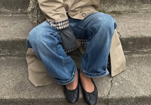 Modelujące i wygodne - Gym Glamour jeansy zalewają ulice. Modne dzwony też w Sinsay