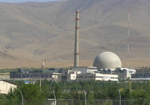 Izrael uderzył w reaktor ciężkowodny w Iranie. 