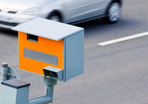 Zmiany w fotoradarach i mandatach w Polsce. Na liście 16 miejscowości