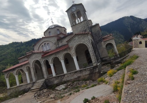 Żadna Krzywa Wieża w Pizie. Ten kościół w Grecji przyprawia o zawroty głowy