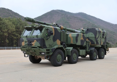 Hanwha Aerospace prezentuje kołowy system artyleryjski K9 MH