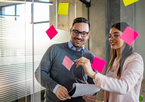 Praca z wysokimi zarobkami w UK. Jak ją dostać?