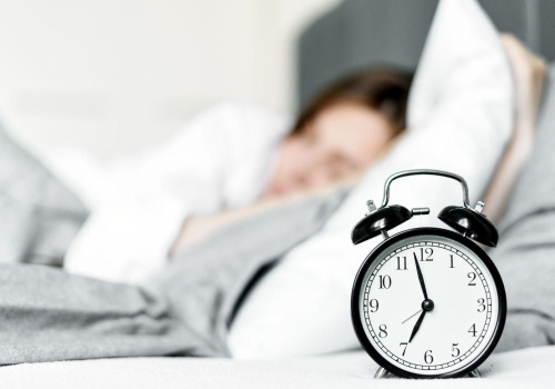 Zmiana czasu. Co z wynagrodzeniem za krótszy dzień pracy?