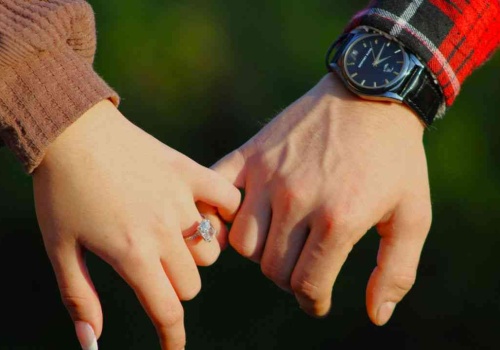 Nie liczy się to, ile masz. Co naprawdę przyciąga ludzi?