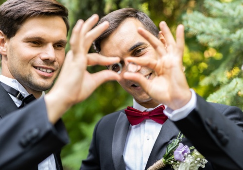 ZUS uzna odpisy aktów małżeństwa także dla par jednopłciowych. To efekt wyroku NSA