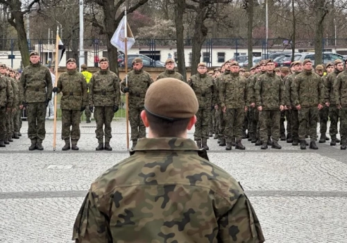 Nowi żołnierze w 16. Dolnośląskiej Brygadzie Obrony Terytorialnej. Pod Halą Stulecia złożyli przysięgę