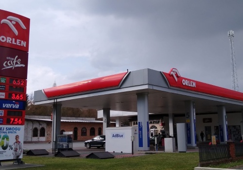 Cena ropy wystrzeliła. Orlen znowu zmienia cennik, kierowcy łapią się za kieszenie