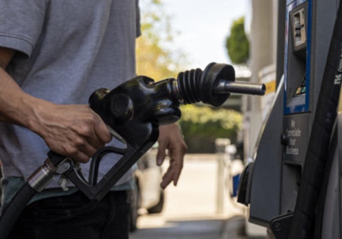 Republikański kongresman domaga się od władz Illinois zawieszenia stanowego podatku od paliwa