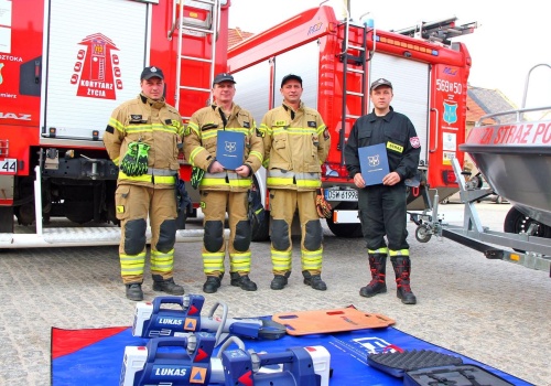 Strażacy z Dobromierza i Roztoki zyskali nowy sprzęt